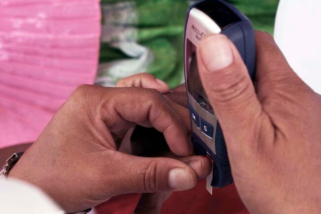 El ISSSTE informó que durante febrero se realizaron 700 pruebas de cáncer prostático y dos mil pruebas de hipertensión y glucometrías. Foto:ARCHIVO EL UNIVERSAL