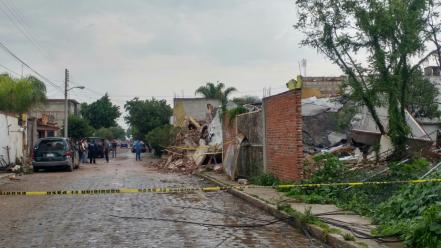Bomberos lesionados por explosión de tanque de gas en Tequisquiapan