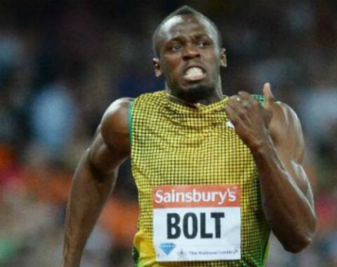Usain Bolt se pasea en Moscú