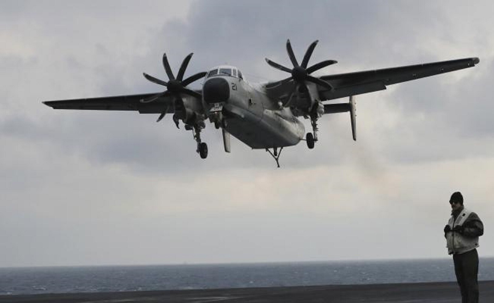 Avión de la Marina estadounidense se estrella en el Pacífico