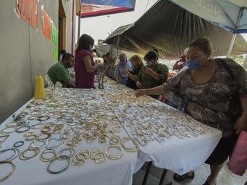 Mercados olvidan sana distancia 