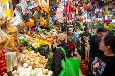 Queretanos realizan las últimas compras para la cena de Año Nuevo