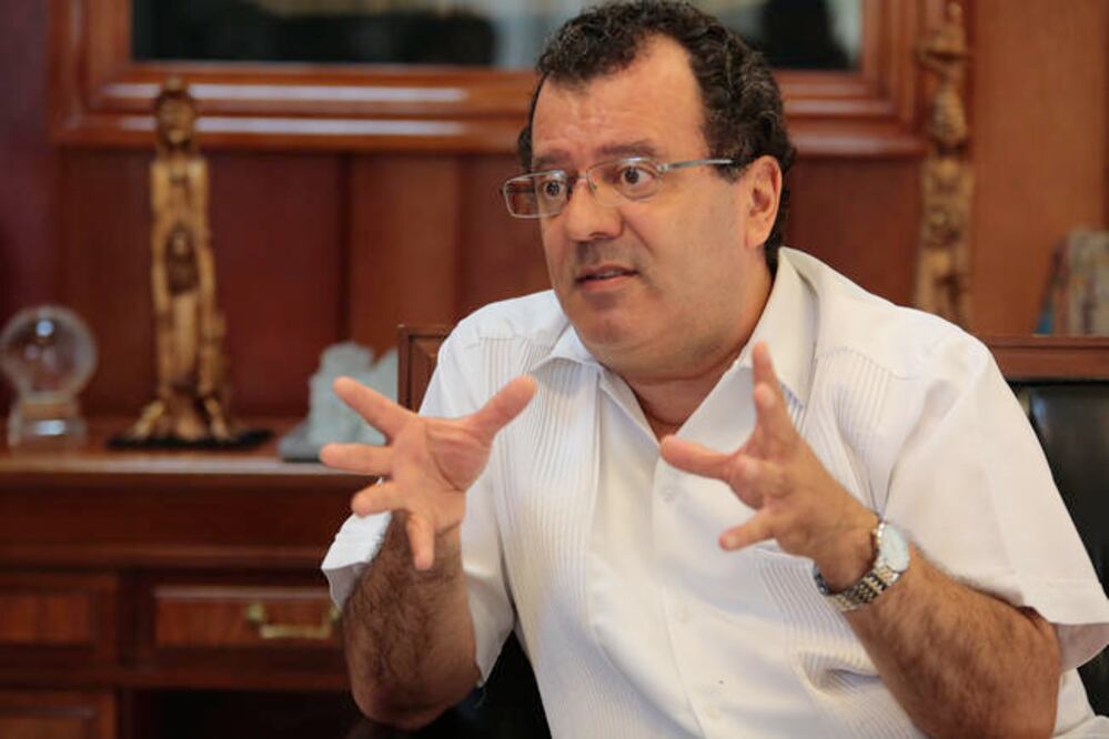 El rector Gilberto Herrera destacó que sin un presupuesto que cumpla con las necesidades de la UAQ, se ponen en riesgo la vida universitaria. (FOTO: VÍCTOR PICHARDO. EL UNIVERSAL)