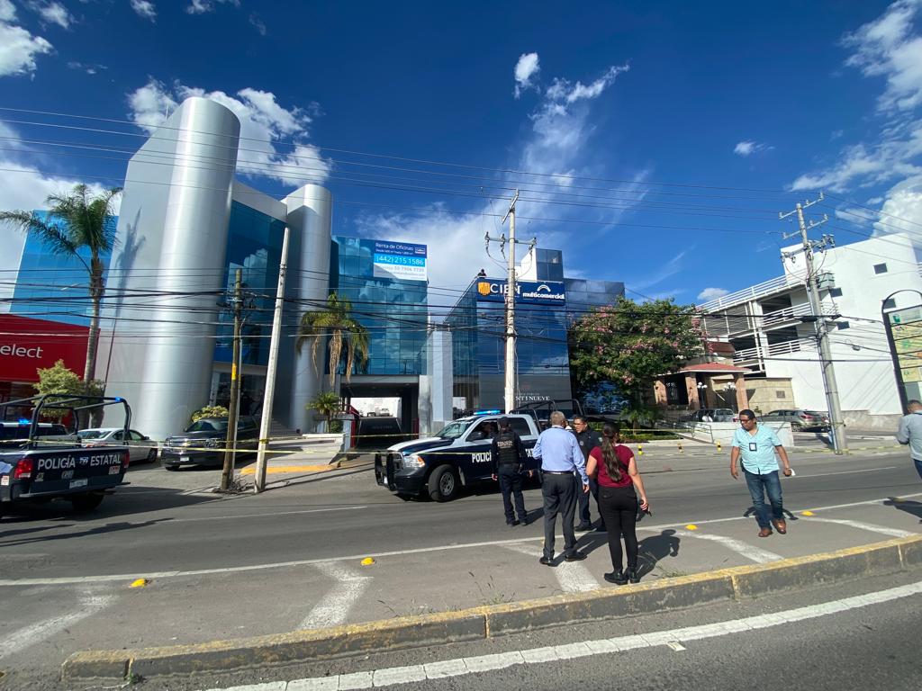Reportan balacera en Querétaro, durante intento de asalto en una sucursal bancaria