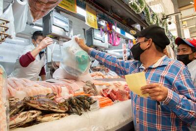 Familias en Querétaro gastan mil 500 pesos para la cena navideña