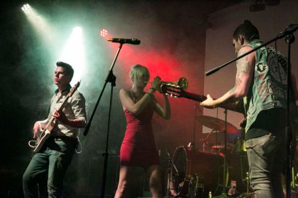 Jenny and the Mexicats: “No queremos ser una banda de dos canciones”