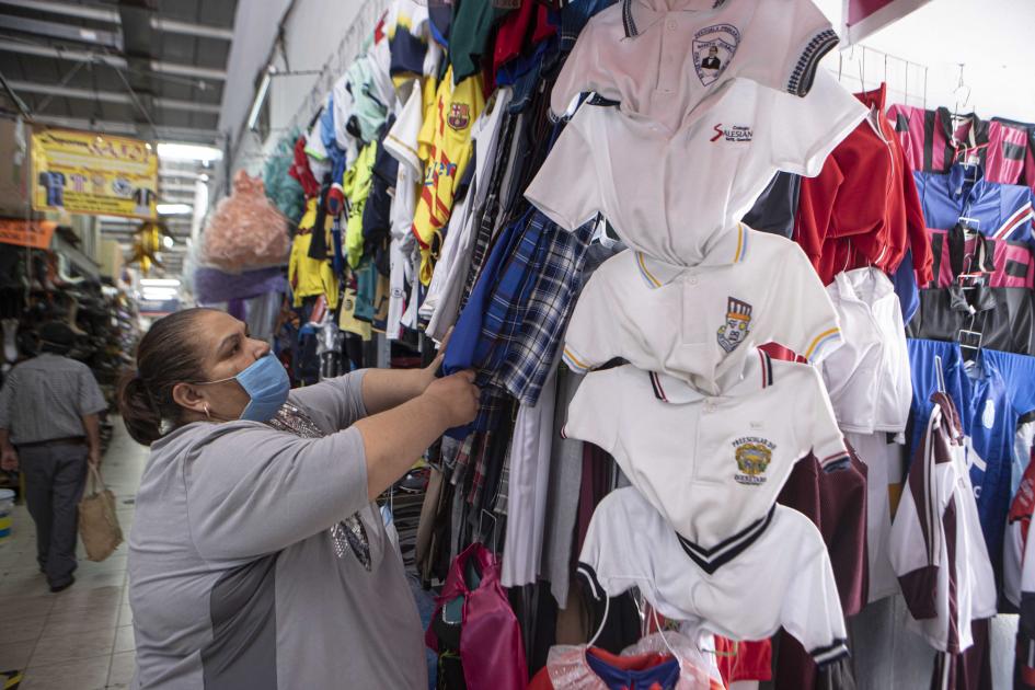 Agonizan. Uniformes se quedan colgados por el Coronavirus 