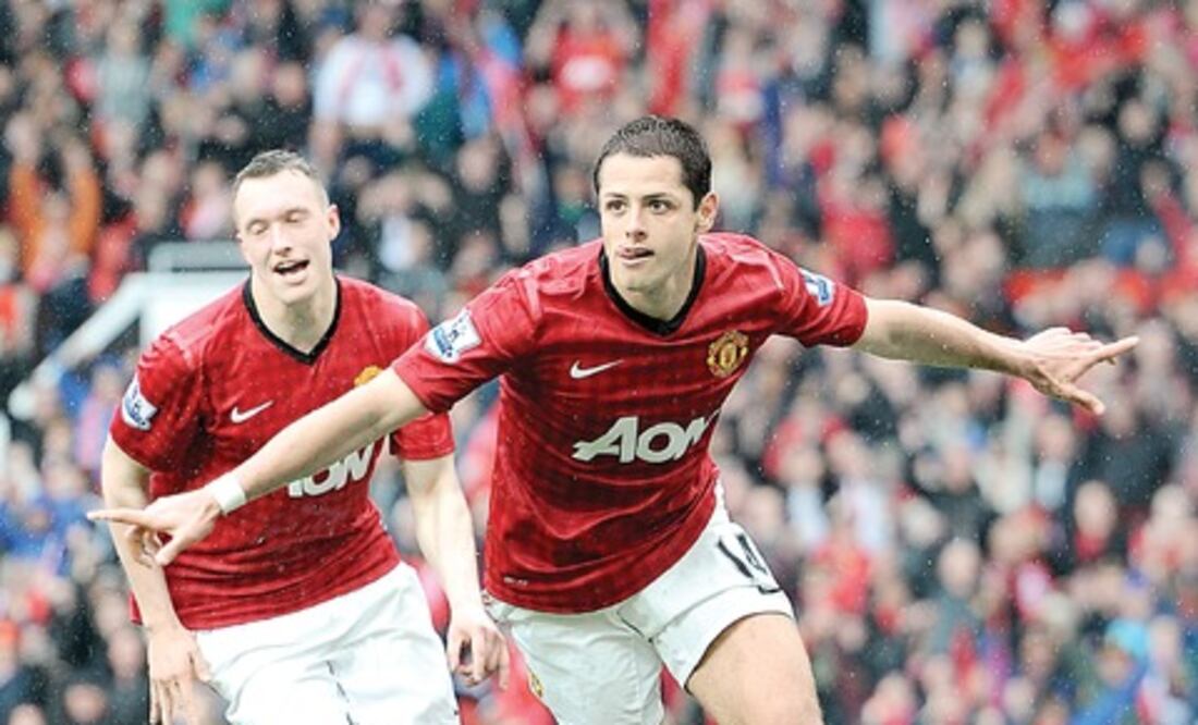 “Chicharito” sella con gol, corona de ManU