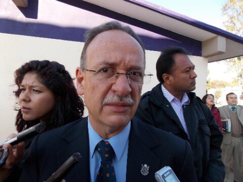 Consignan a ex funcionario