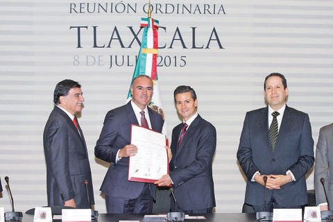 EPN reconoce a José Calzada