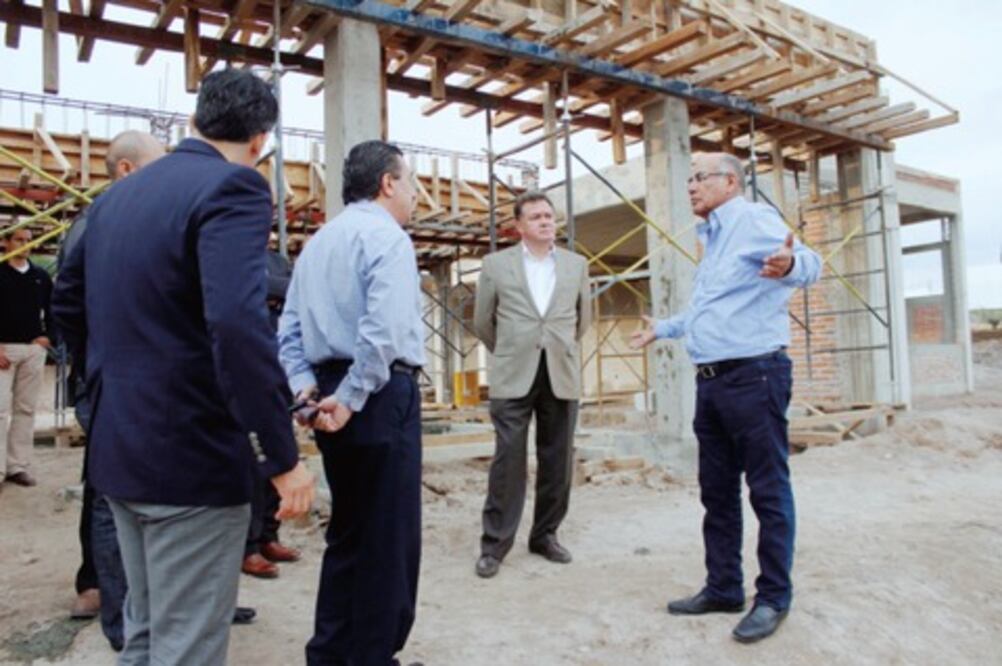 Destaca alcalde obras en Corregidora