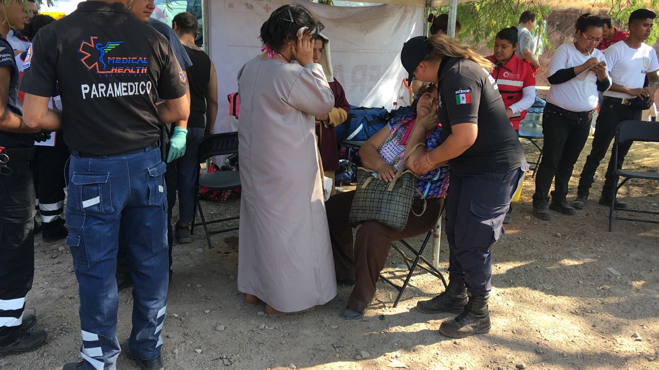 Un enjambre de abejas en la cima del cerro del Bautisterio impidió que concluyera la representación de la Pasión de Cristo en La Cañada, municipio de El Marqués. Foto: Domingo Valdez