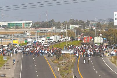 Chatarreros bloquean carreteras federales