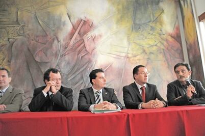 Rectoría ofrece 4.4% de aumento salarial