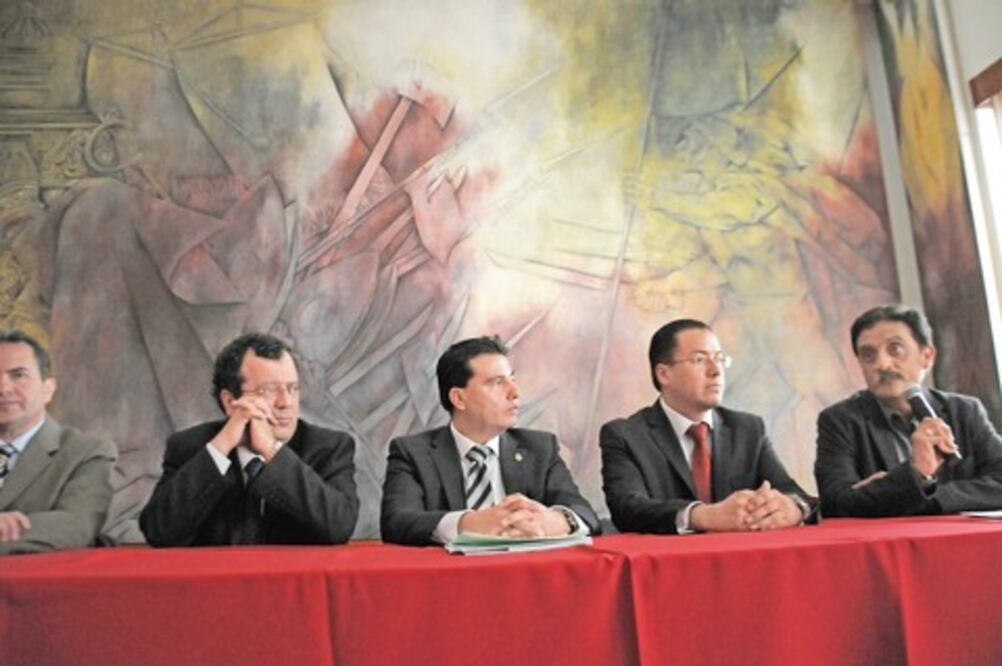 Rectoría ofrece 4.4% de aumento salarial