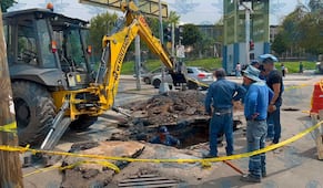 Socavón provoca cierre parcial de avenida Pasteur Sur