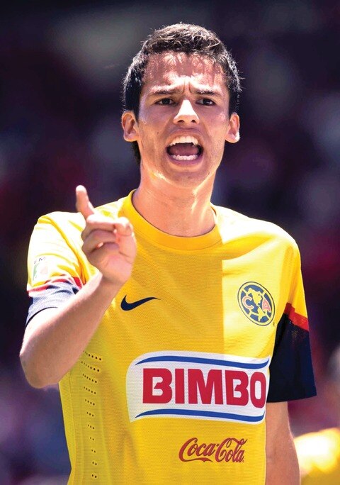 Reyes se queda; Cárdenas duda en  permanecer