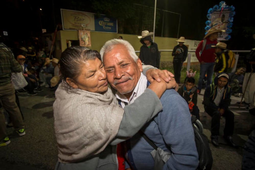 Es la vigésima ocasión que don Bernardino participa en la peregrinación. En esta ocasión su esposa, su hija y su nieta lo encaminaron (DEMIÁN CHAVEZ. EL UNIVERSAL)
