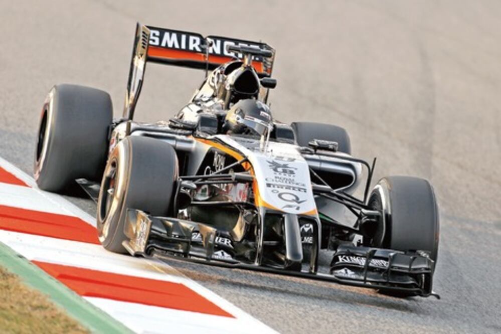 Sergio Pérez rueda con bólido de hace un año
