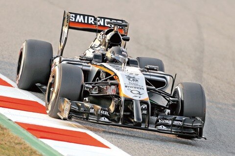 Sergio Pérez  rueda con bólido de hace un año