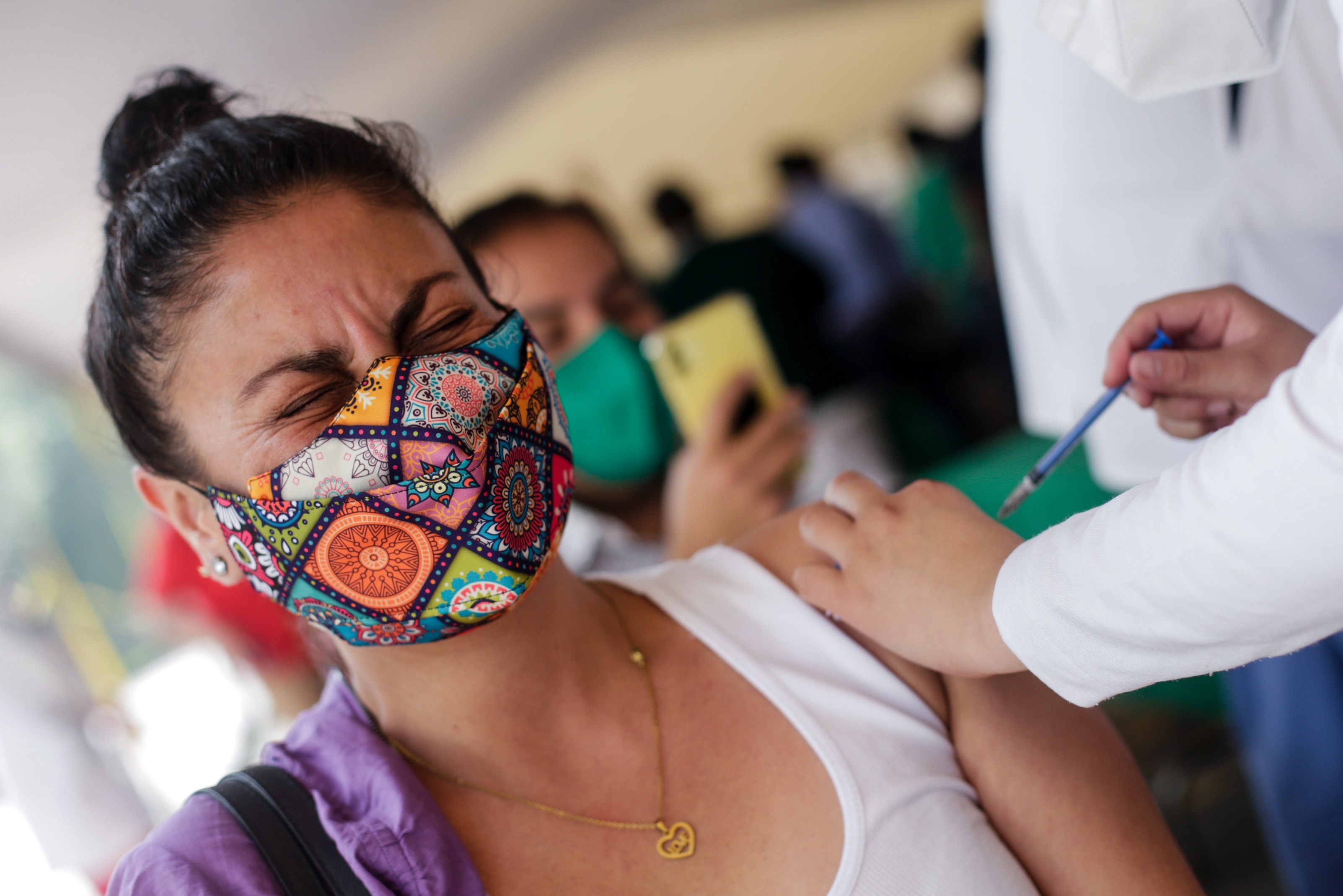 Tercera ola: contagios de Covid se disparan 525% en Querétaro