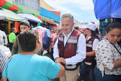 "El PAN extorsiona a tianguistas del Tepetate", acusa Santiago Nieto