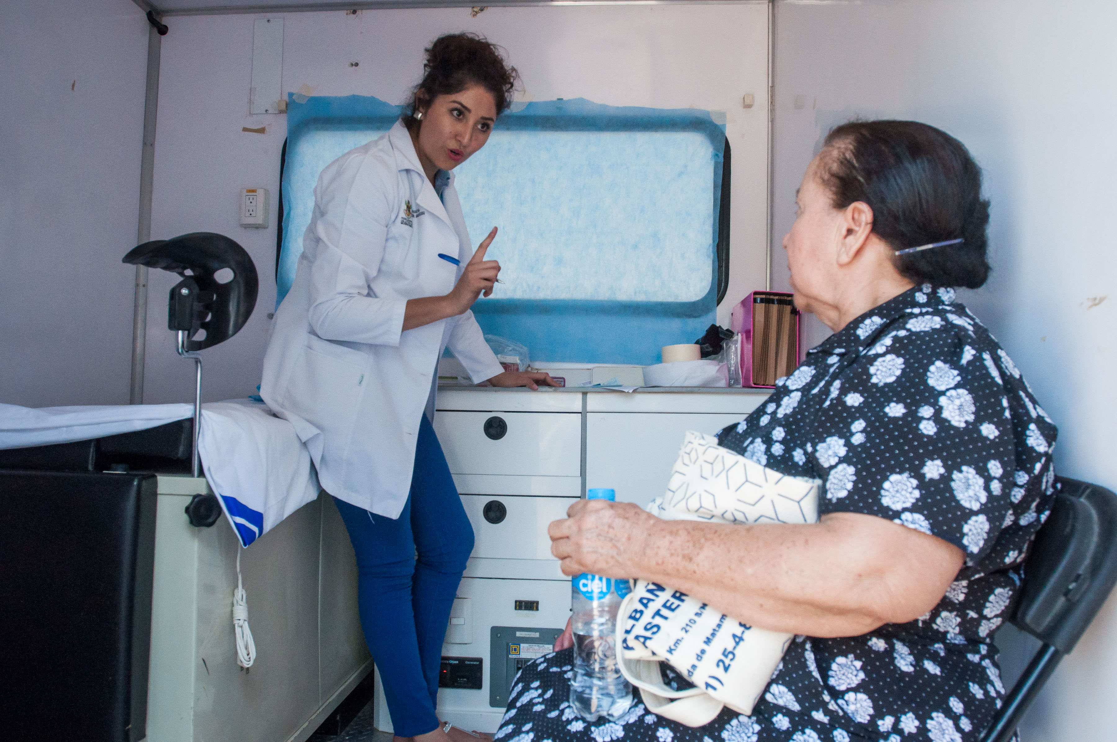 DIF estatal reparte apoyos en la Sierra