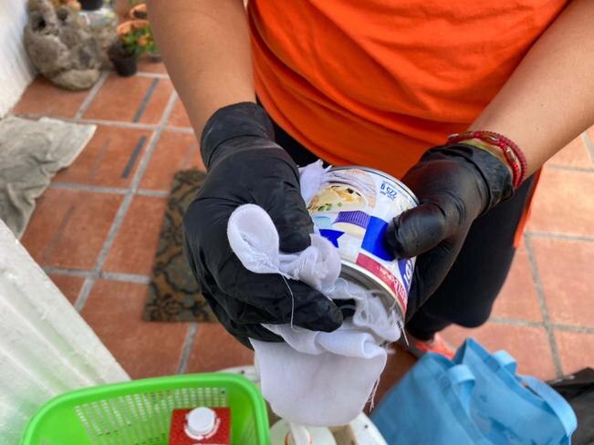 Sanitizar productos. El virus puede vivir hasta 14 horas en el refrigerador