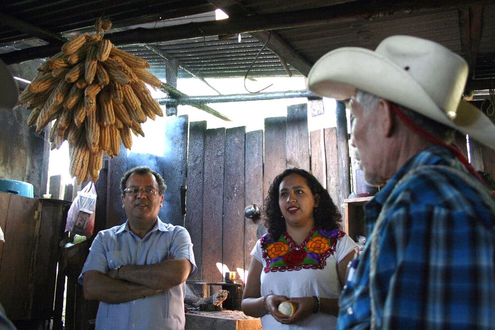 Herrera Ruíz visitó la zona serrana como parte de su gira en el estado por la contienda electoral. / Foto: Especial