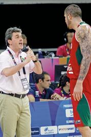 ‘El Titán’ se lanza contra  los árbitros de la FIBA