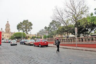 Construcción de plaza avanza 