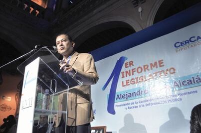 Diputado panista rinde informe