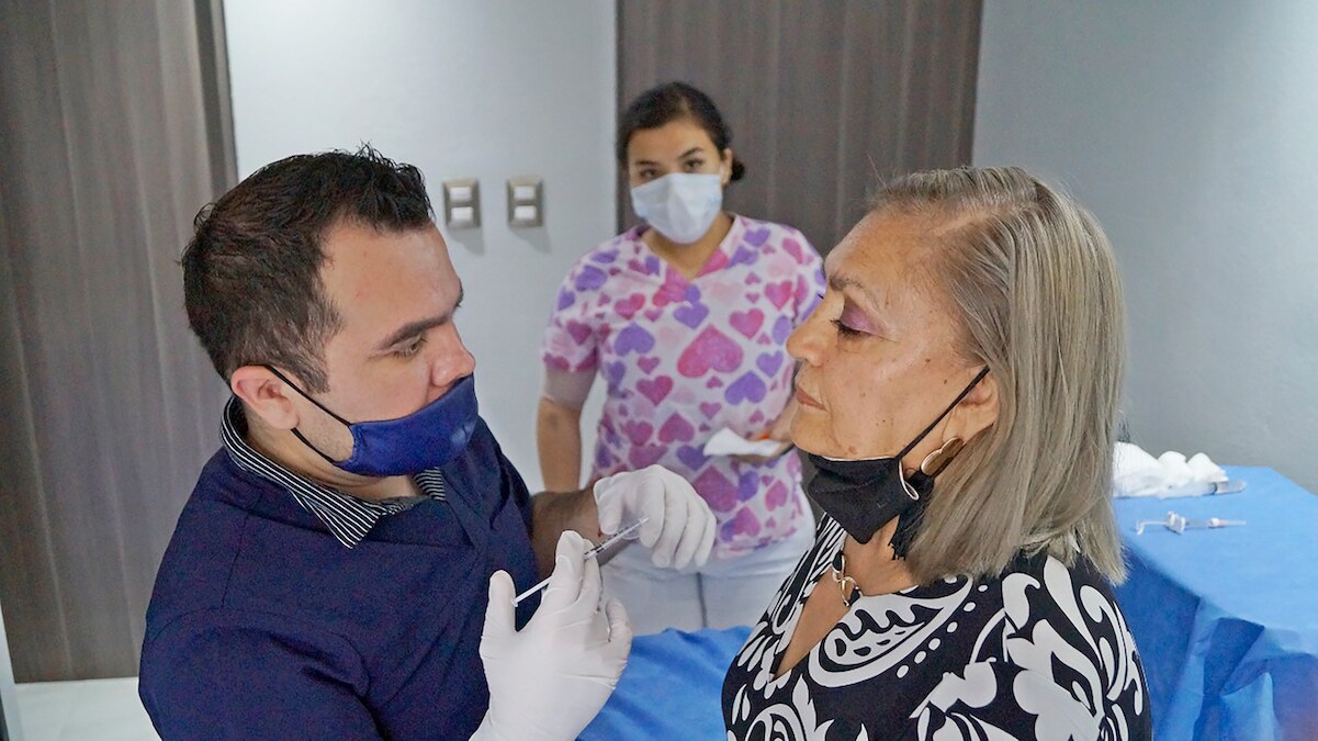 Confinamiento del Covid-19 eleva también los "retoques" estéticos