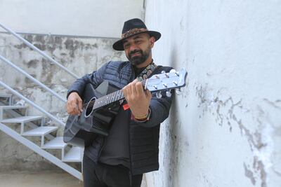 Sarmad hace música con consciencia