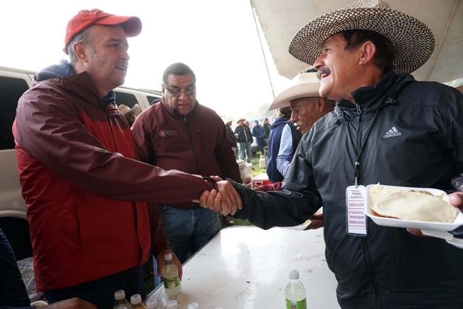 Calzada convive con peregrinos