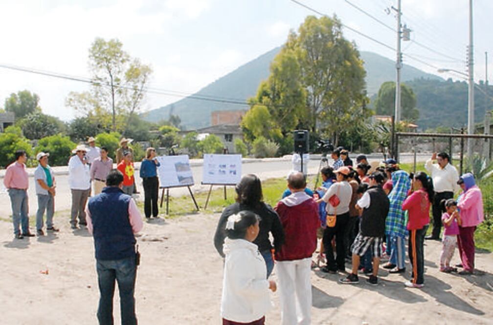 Entregan obras urbanas en Santa Rosa Jáuregui