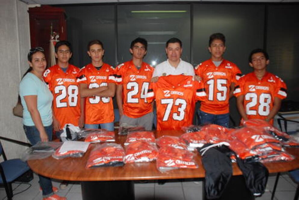 Juvenil de Zorros estrena jerseys