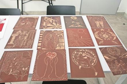 Crean Tarot Canero para prevenir el delito