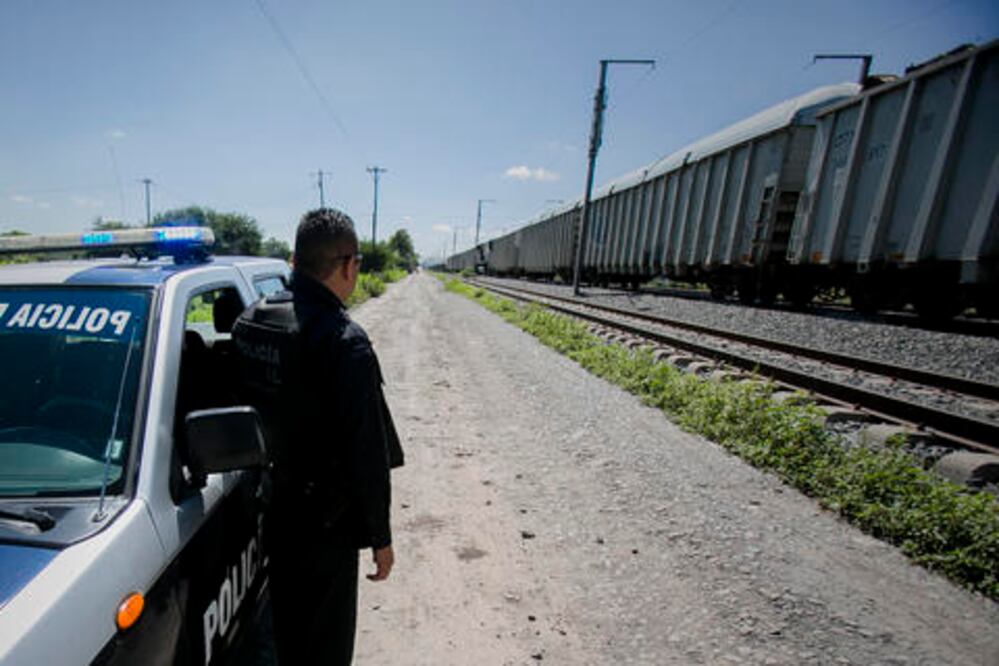 Policía frustra robo de bultos de cemento en tren 