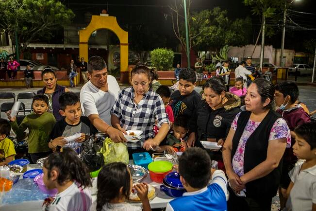 Posadas ayudan a recuperar espacios en el barrio de La Trini 