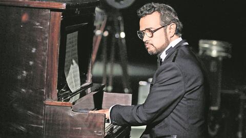 Acusan a Aleks Syntek de acoso en redes sociales