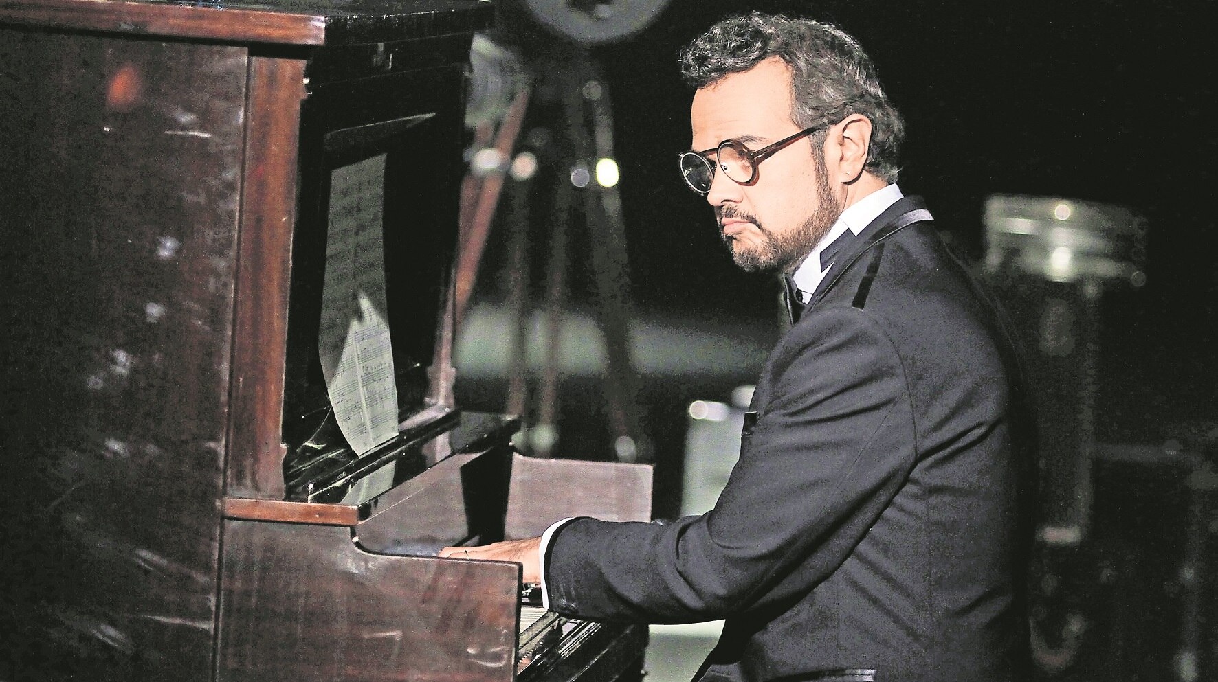 Acusan a Aleks Syntek de acoso en redes sociales