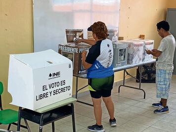 Valida el INE elección de diputados y senadores