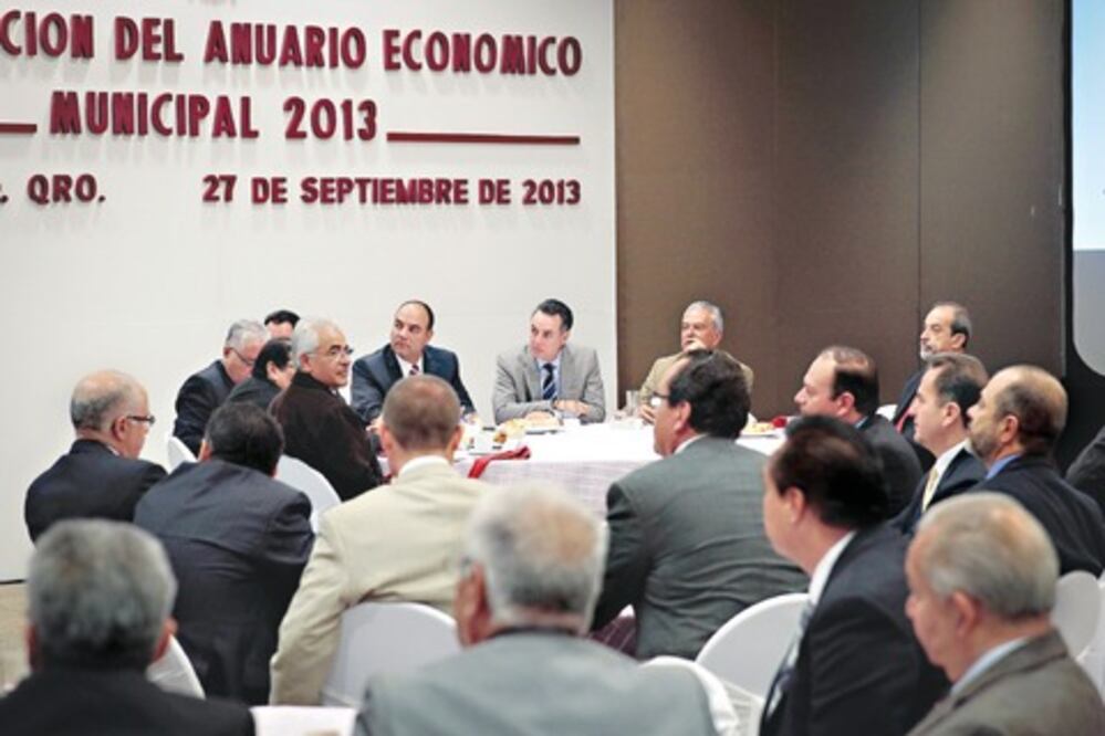 Exhiben anuario económico 2013