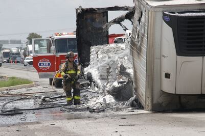Incendio mantuvo cerrada la carretera 57