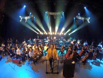 Raphael entrega su romance en el Auditorio Nacional