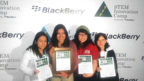 Alumnos crean apps móviles