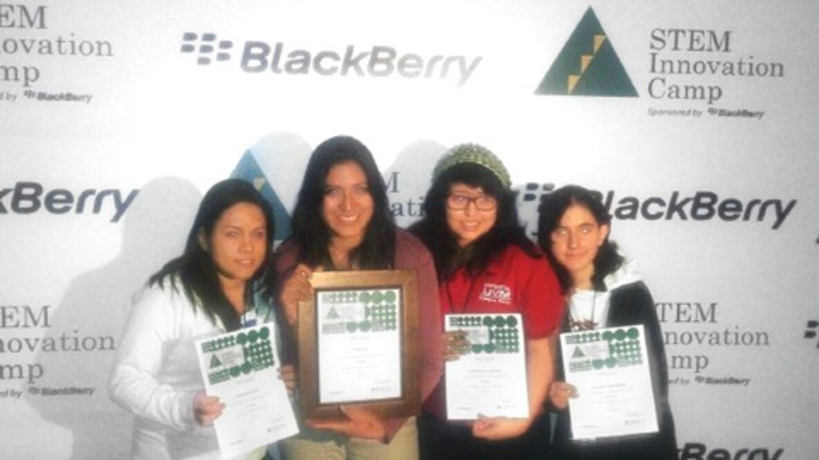 Alumnos crean apps móviles