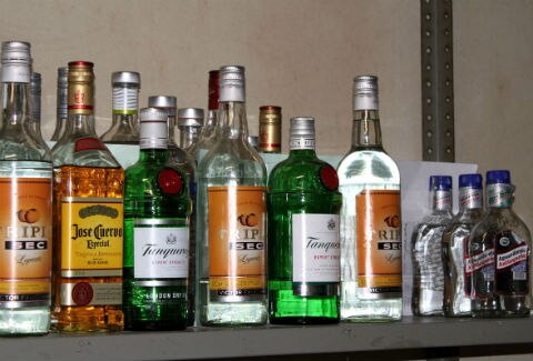 Operativos contra alcohol adulterado