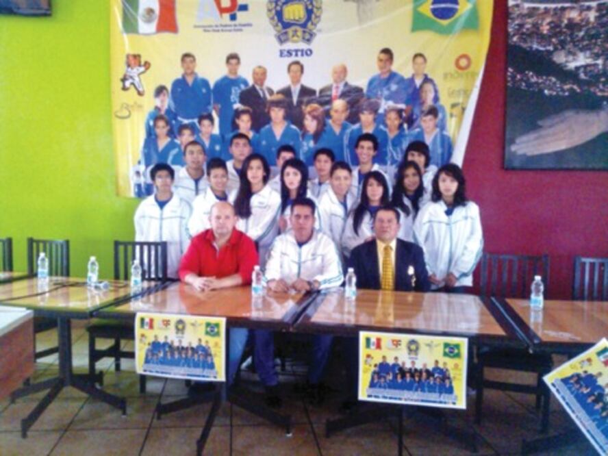 Escuela queretana se entrena en Brasil